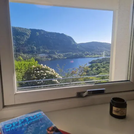 Cozy Flat With View And 15 Min From * 베르겐