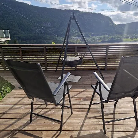 Lägenhet Cozy Flat With View And 15 Min From