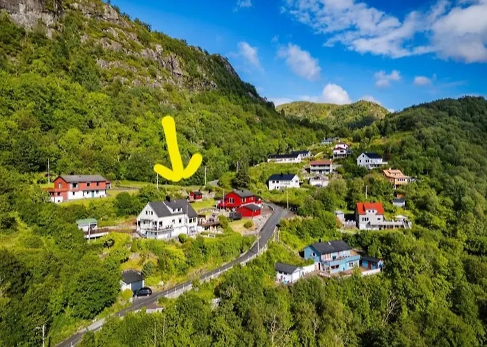 Cozy Flat With View And 15 Min From 公寓